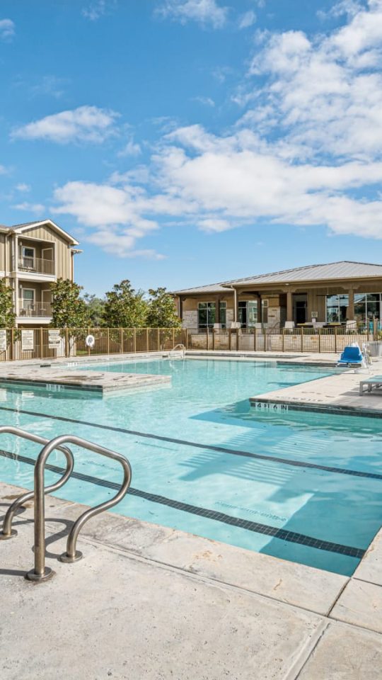 the pool at The Panr Hollow