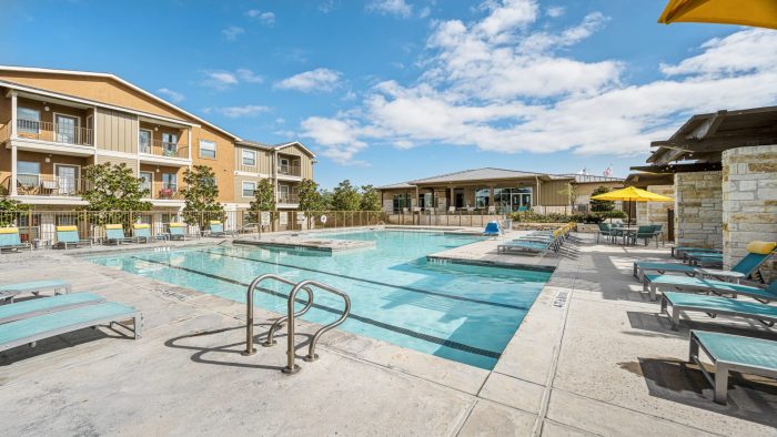 the pool at The Panr Hollow